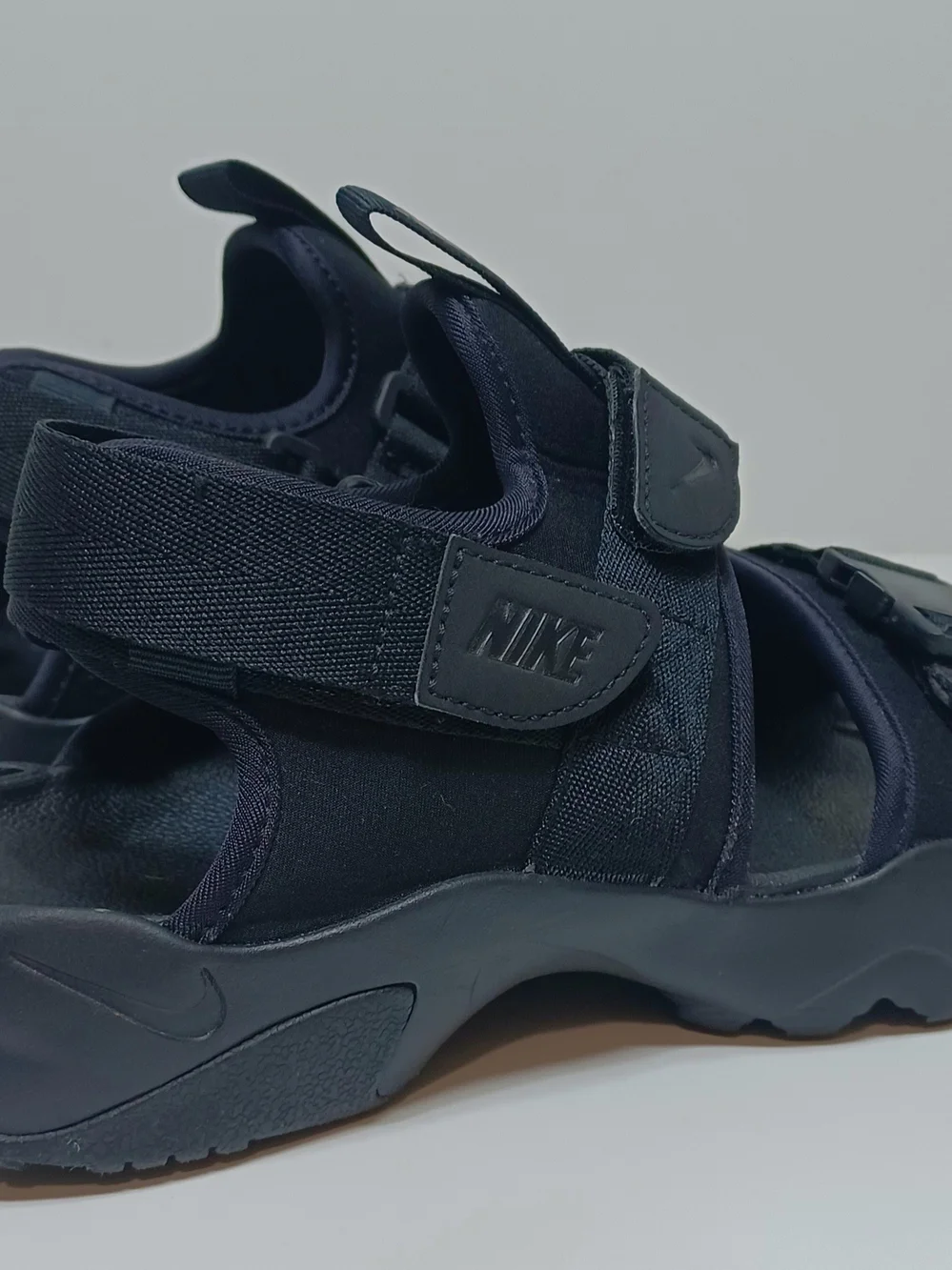 Nike Men Black Canyon Sandal Size 7